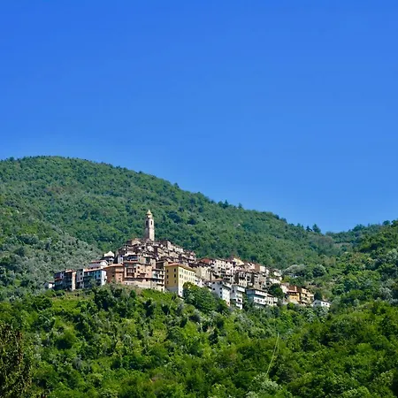 Castelvittorio * Castel Vittorio